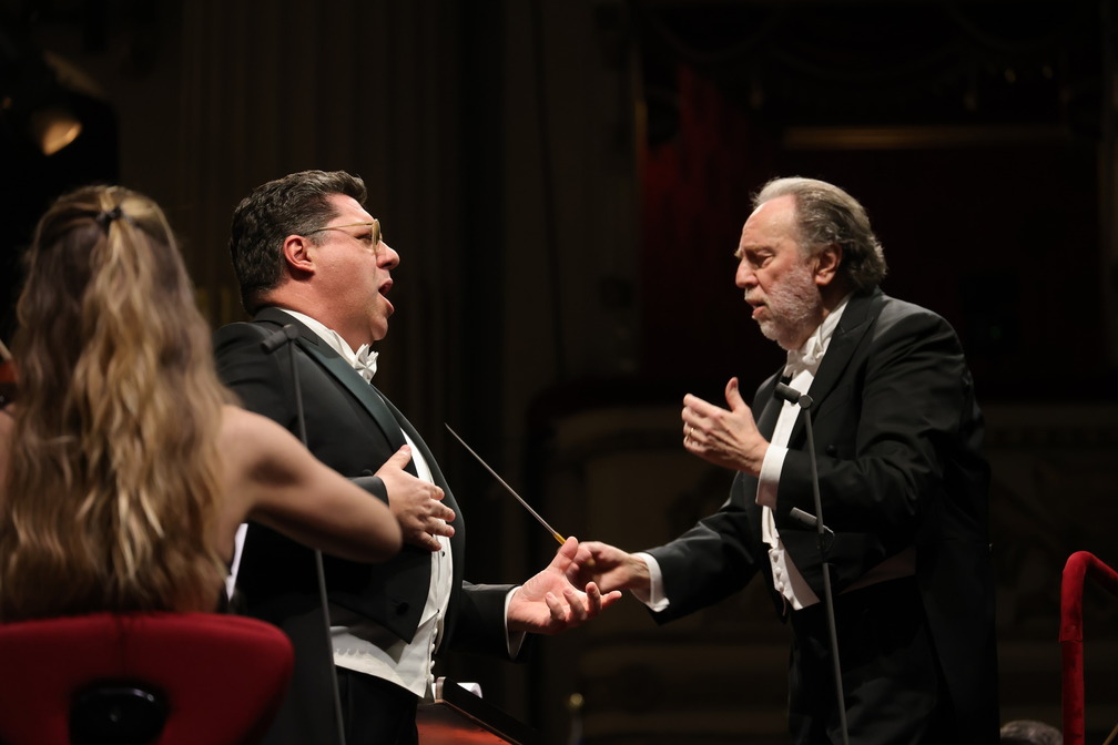 Verdi: Requiem Mass by Riccardo Chailly