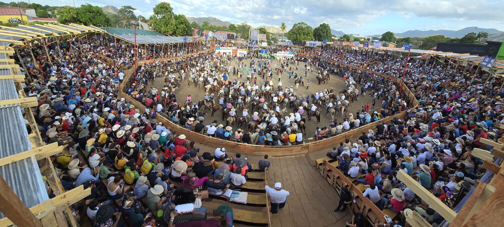 Fiestas Típicas Nacionales de Santa Cruz