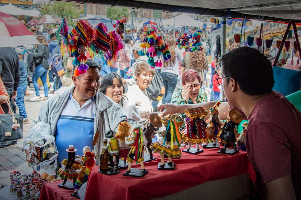 Feria Artesanal Santurantikuy