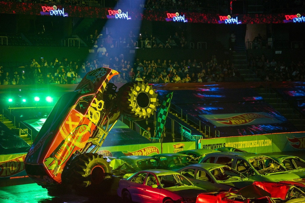 Hot Wheels Monster Trucks™ Live Glow-N-Fire