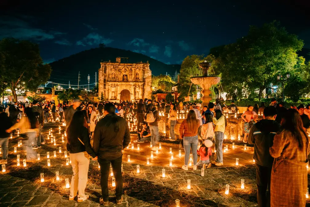 Noche de Velas (Night of Candles)