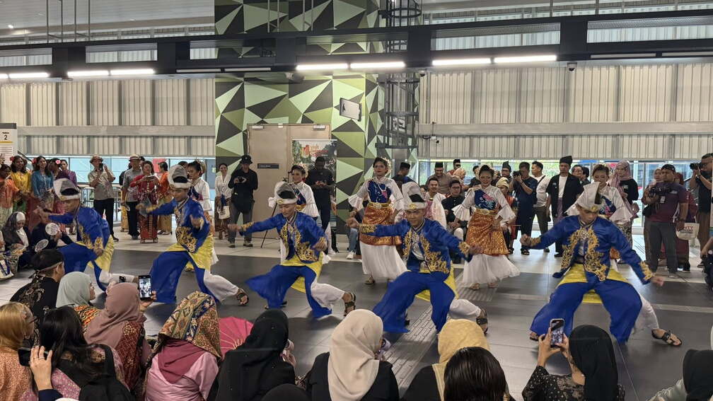 Keretapi Sarong