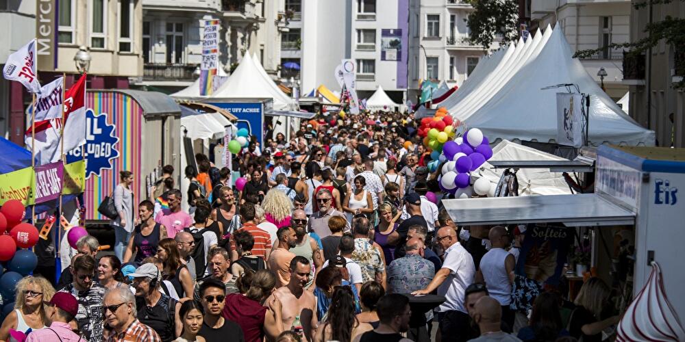 Lesbisch-Schwules Stadtfest (Lesbian and Gay City Festival)