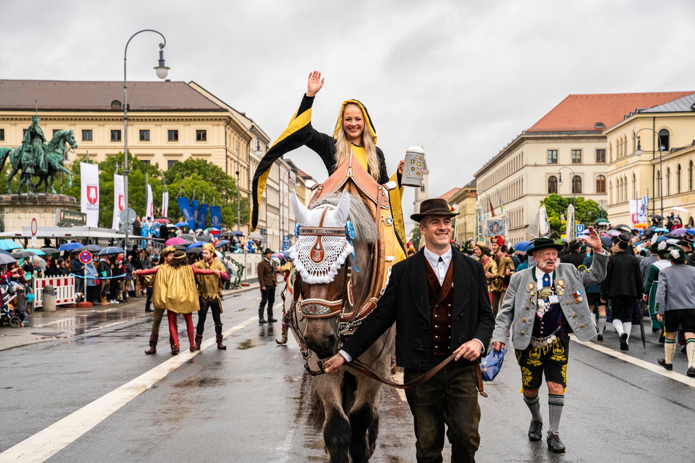 Trachten- und Schützenzug