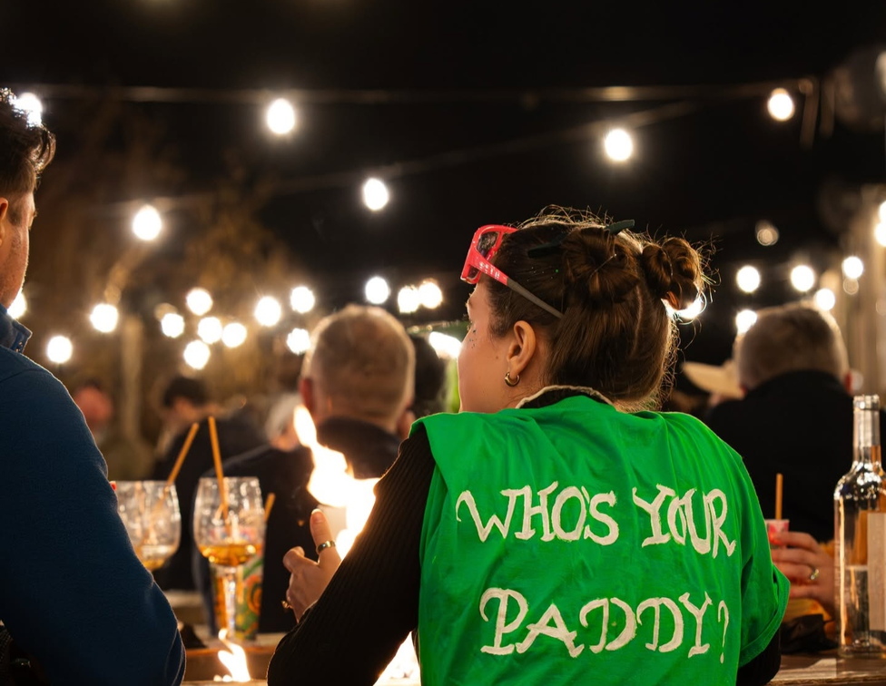 Open-Air Café & Glitter