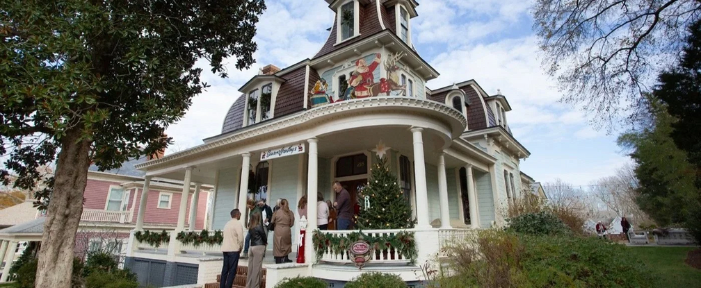 Historic Oakwood Candlelight Tour