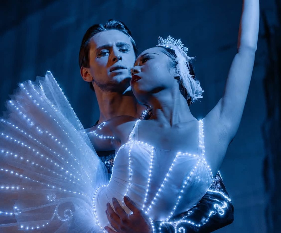 Swan Lake: Symphony Of Lights