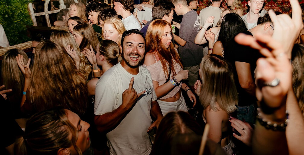 Byron Schoolies