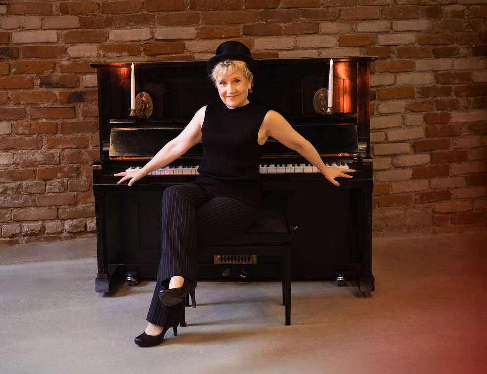 Tuija Laulattaa