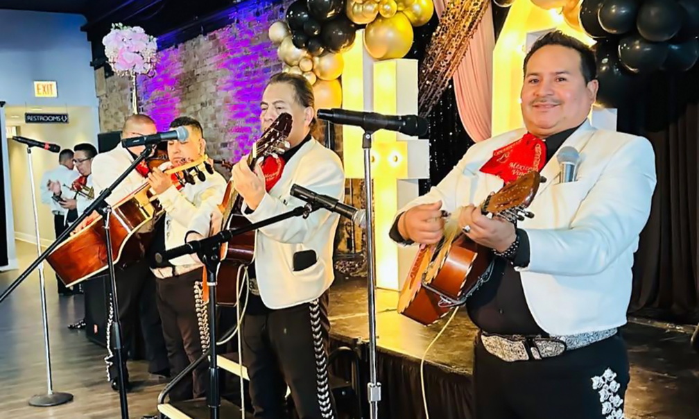 Coco with Mariachi Live