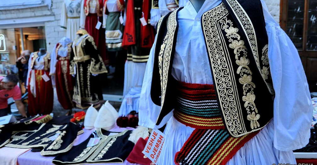 Old Bazaar In Traditional Costumes