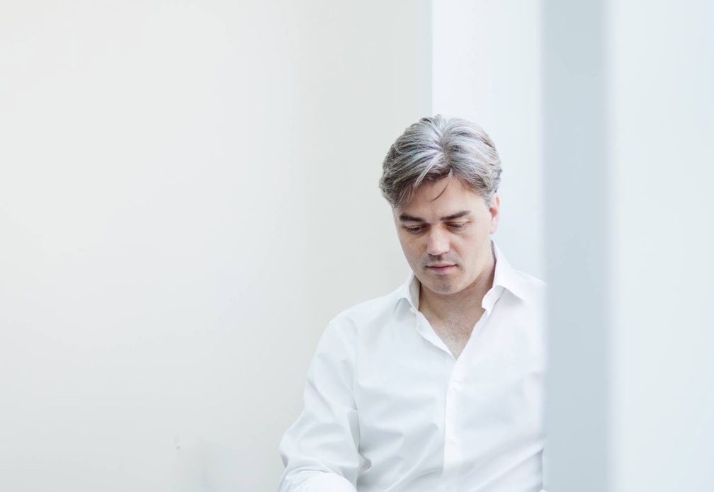 Edward Gardner Conducts Beethoven Nine