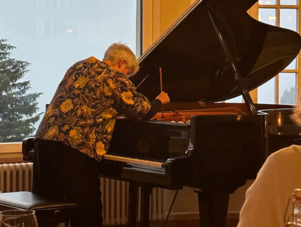 An evening between words & music