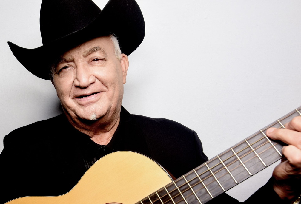 Eliades Ochoa