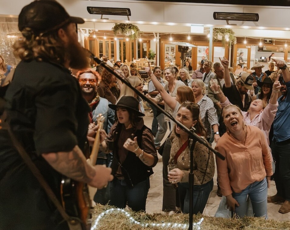 Tav Goes Country: Vol.2