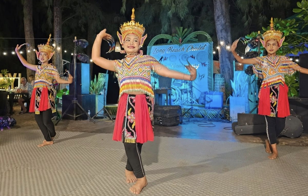 Thai Dancing