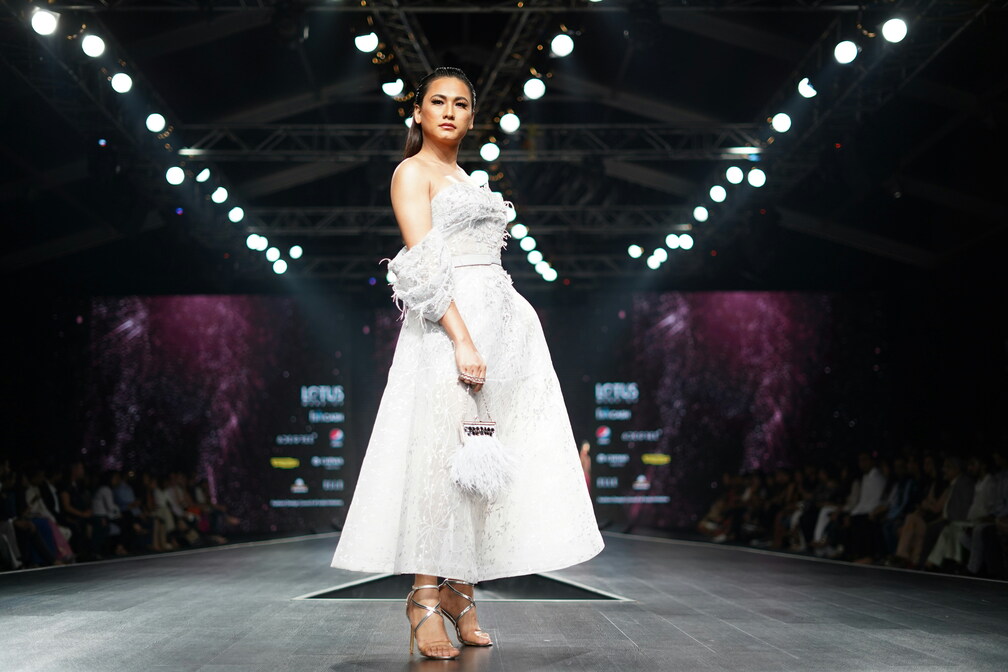 Sartorial & Scenic Wedding Dress Fashion Show by Anna Bordonaro (Un Palco per Tutti)