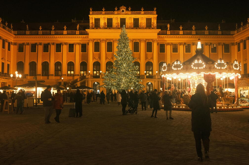 Christmas Market Schönbrunn Palace